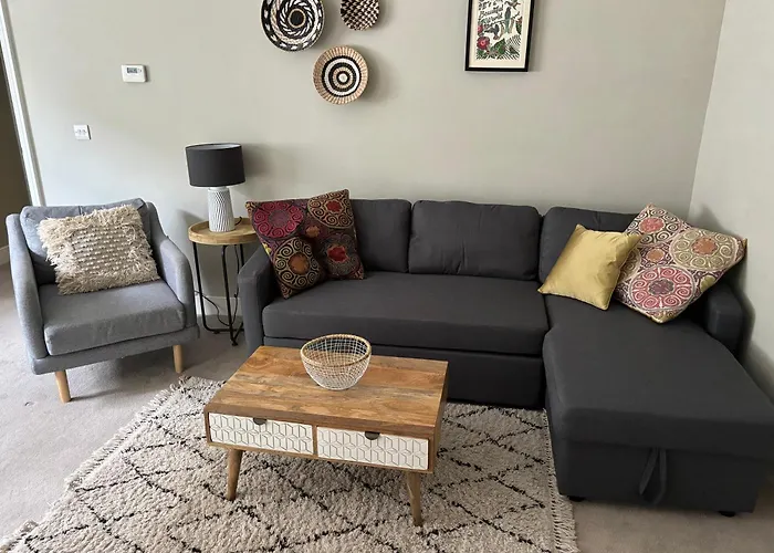 Old Green Chambers Spacious Town Centre Apartment With Free Parking!