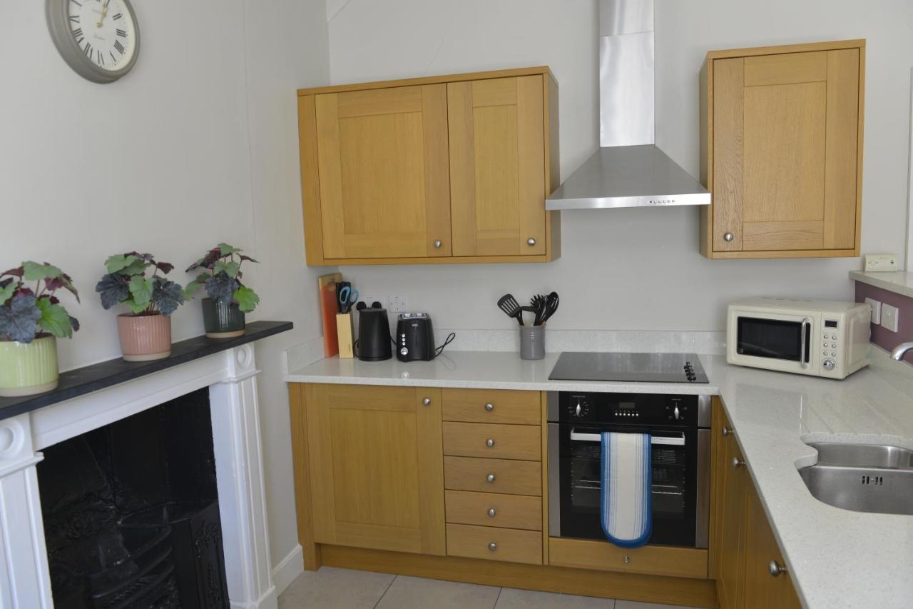 Old Chambers Spacious Town Centre With Free Parking! * St Ives (Cambridgeshire)